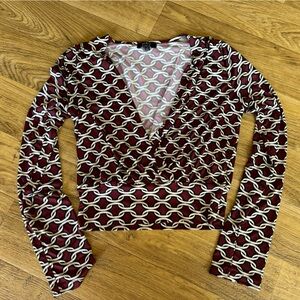 Long sleeve crop top, size M.